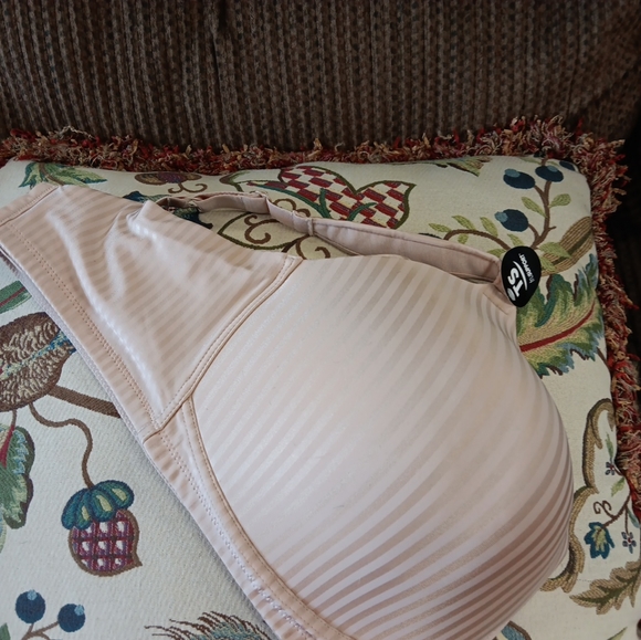 NEW Playtex Secrets  38DDD Bra Womens Wireless 4707 Beige - Picture 4 of 5